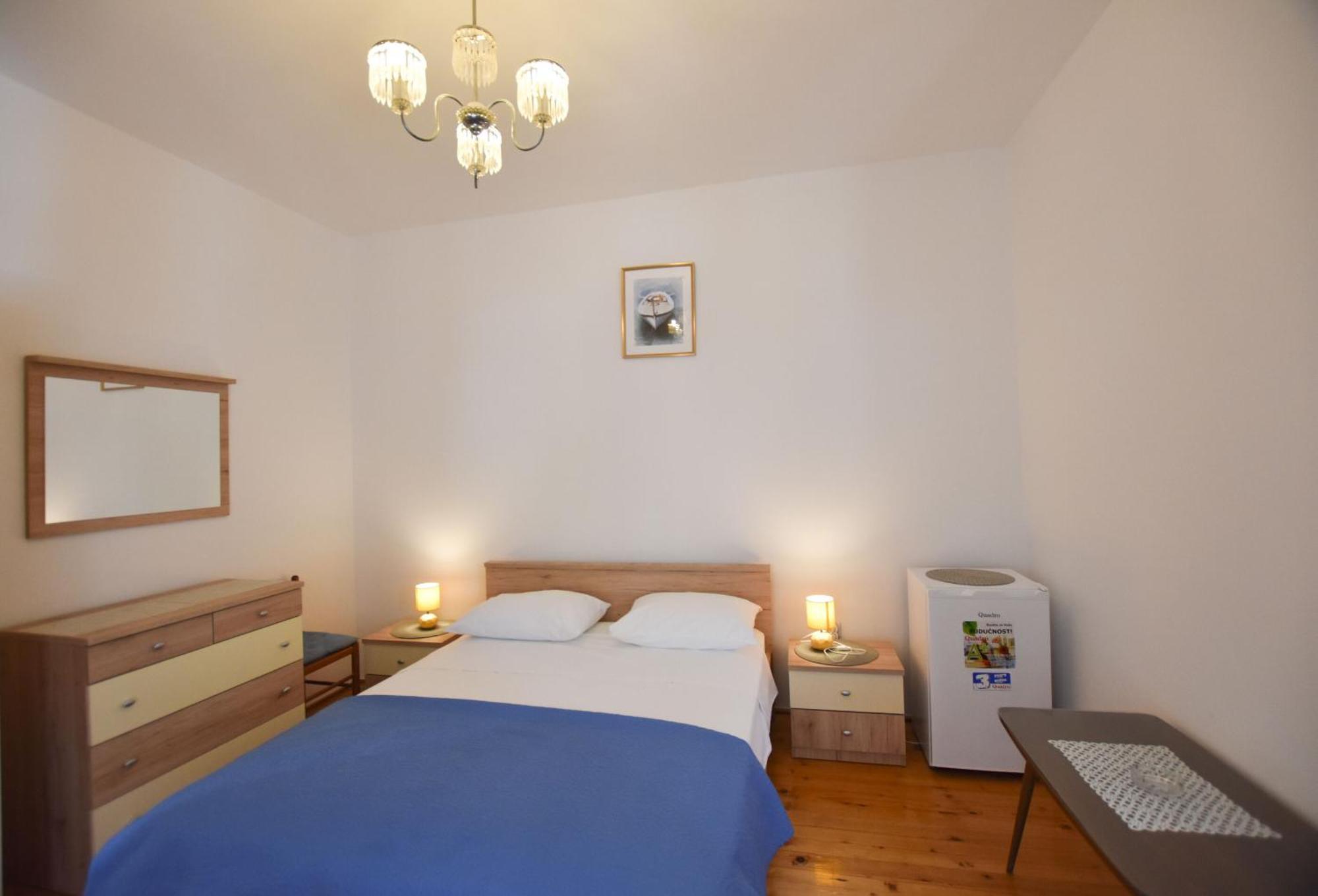 Apartment And Jakov *